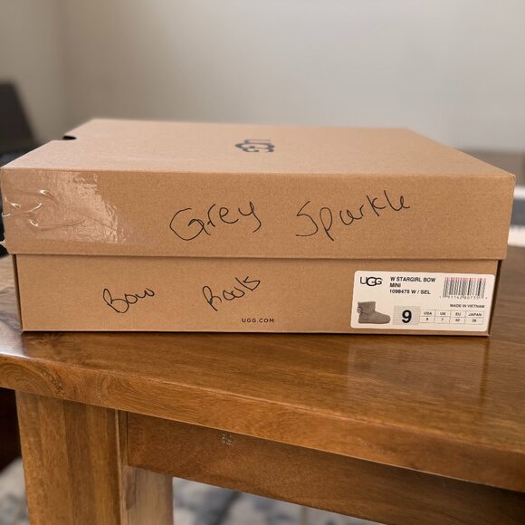 Ugg Stargirl Mini Boot with Bow Detail - NIB! - Picture 2 of 6